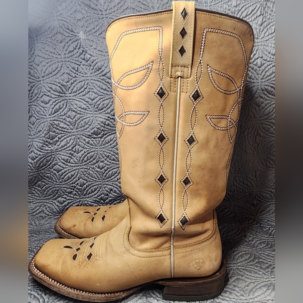 Ariat boots size 8